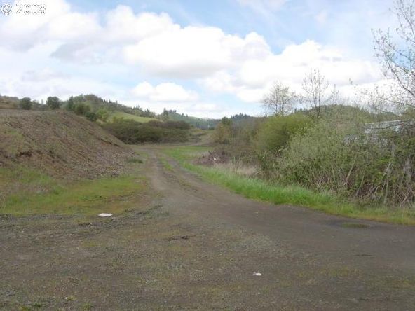 4094 NE Diamond Lake Blvd, Roseburg, OR 97470